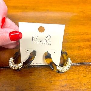 Vintage Tortoise Faux Diamond Hoop Earring